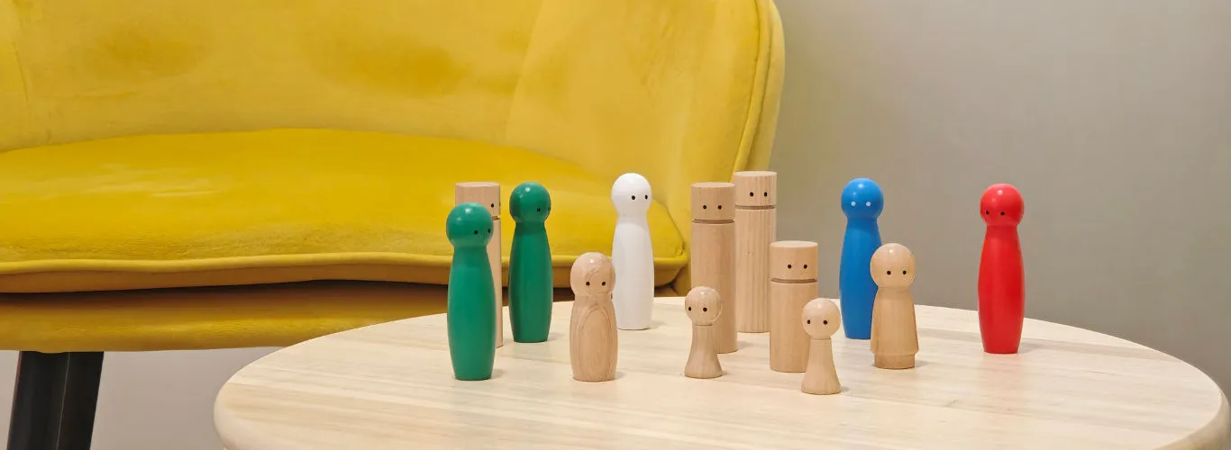 Piezas de madera para terapia de constelaciones familiares
